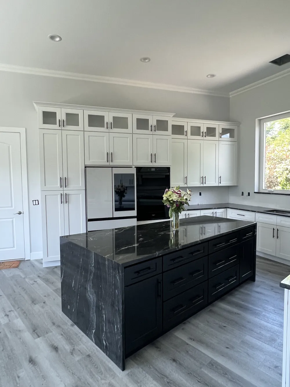 Kitchen Cabinetry & Island, finish carpentry by SEGAL XVI